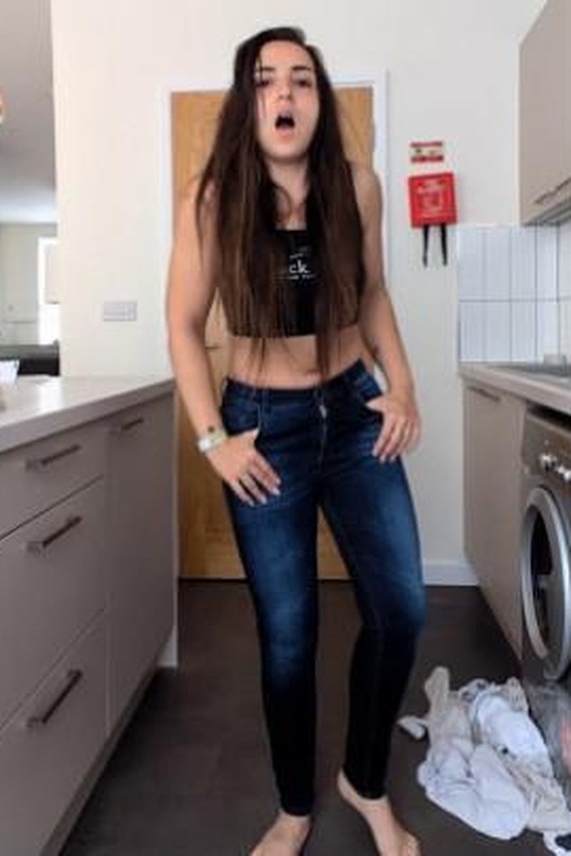 Jeans Wetting Compilation - Screenshot 1 of 4 - Britishgirlpeeing