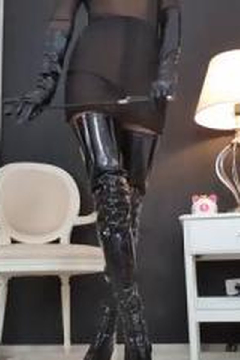 Virtual Ball Busting Training Session - Screenshot 1 of 4 - Boots