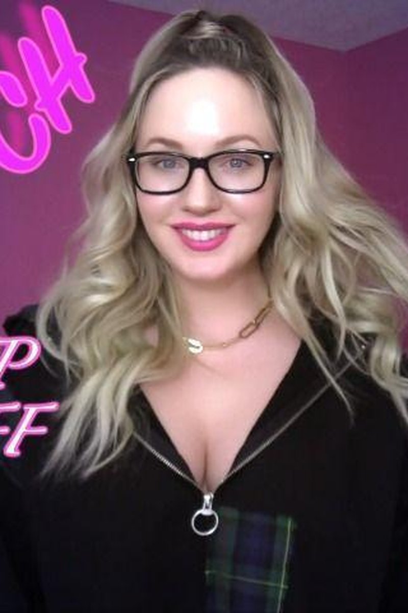 Bye, Bitch - Screenshot 1 of 4 - Blonde Hair (Female)