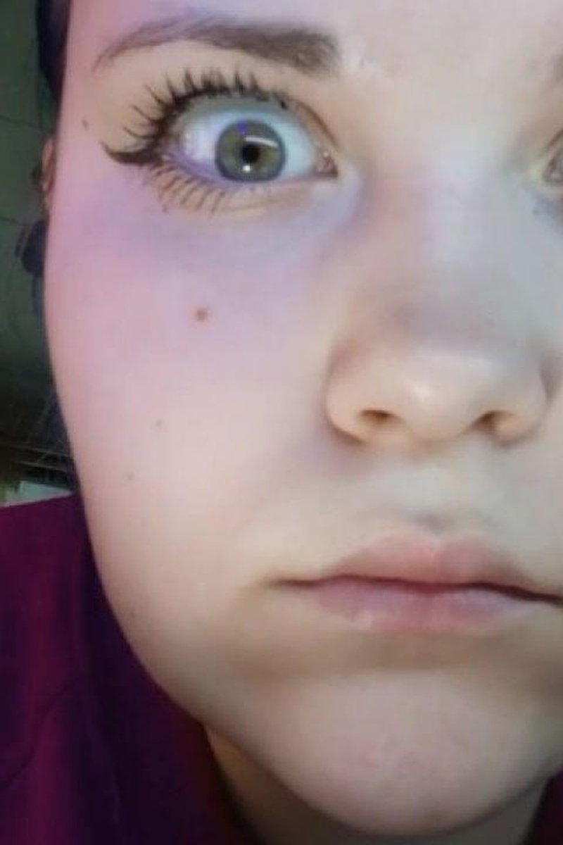 Weirdo Face - Screenshot 1 of 4 - Eye Contact
