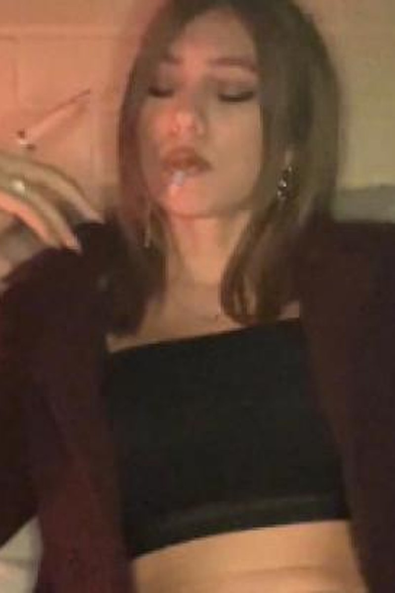 Two Newports - Screenshot 1 of 4 - Leg Fetish