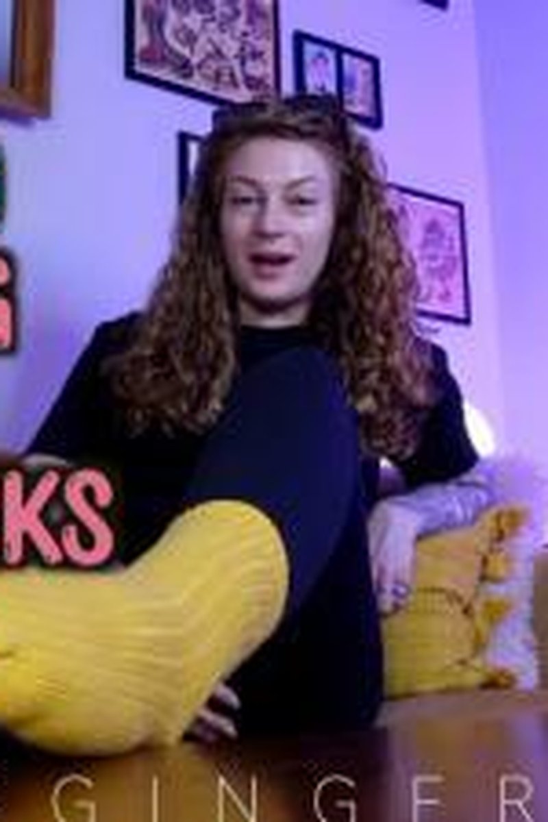 TP-iwantclipsthemissginger-youll-do-anything-for-my-sweaty-socks-soles