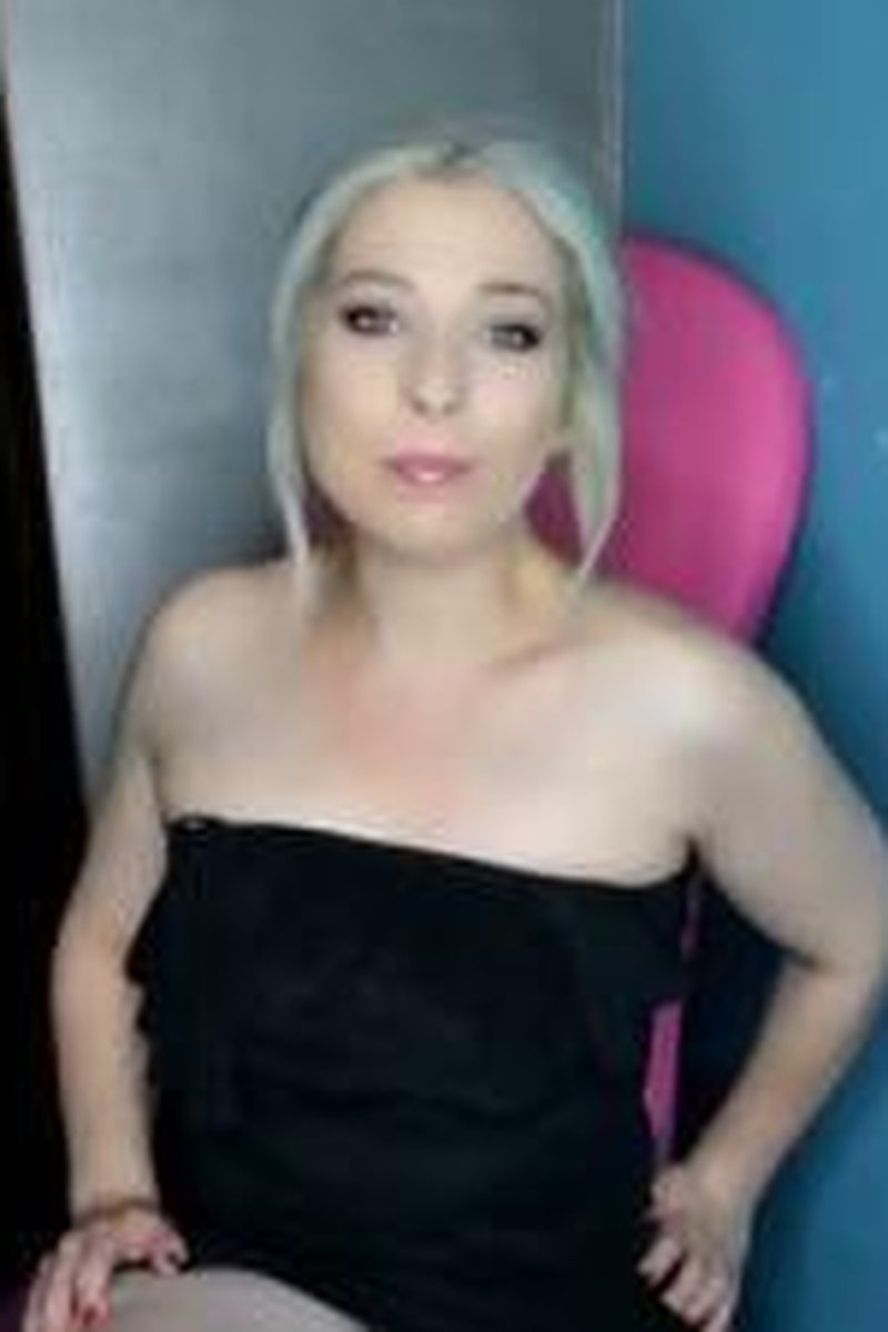 Hostage - Screenshot 1 of 4 - Bitch