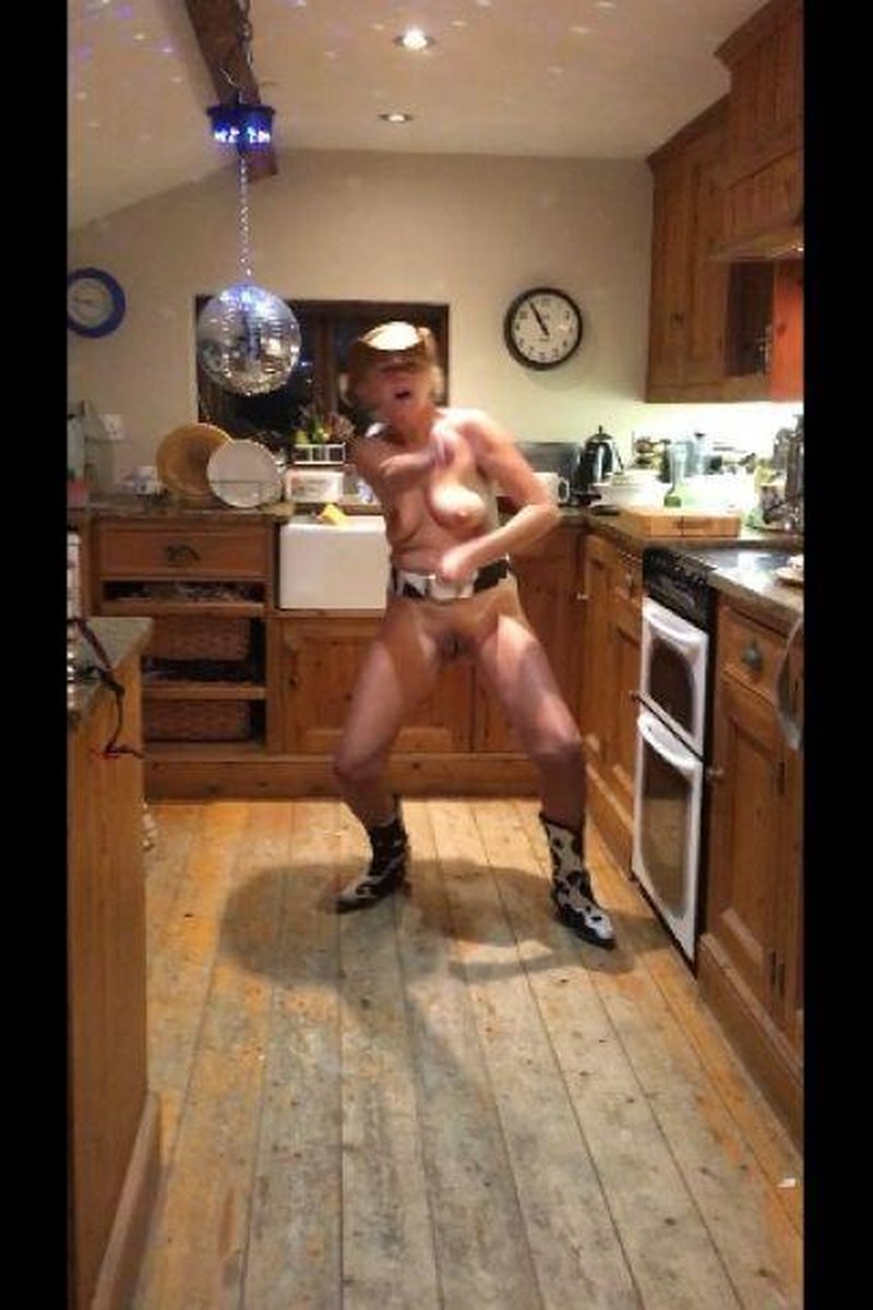 Naked Cowgirl Dancing Erotically - Screenshot 1 of 4 - Cowboyboots