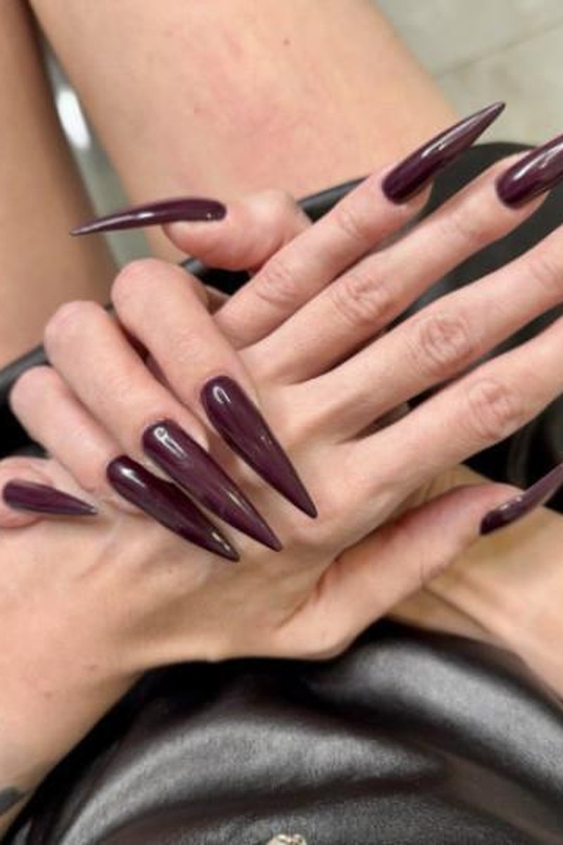 Dark Purple Long Nails, Claws, Palms Spreading Very Wide - Screenshot 1 of 4 - Fake Nails