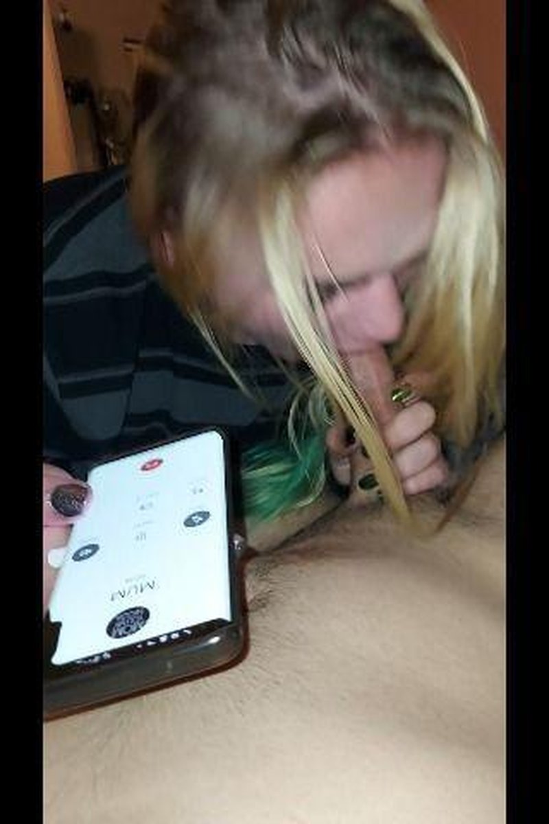 My First Titleee - Screenshot 1 of 4 - Blowjob