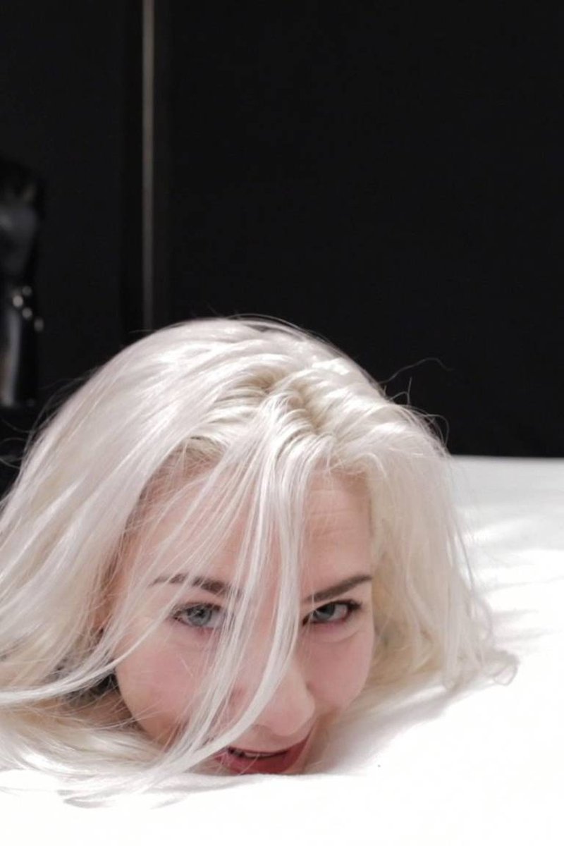 Bagged Candy - Screenshot 1 of 4 - Bondage