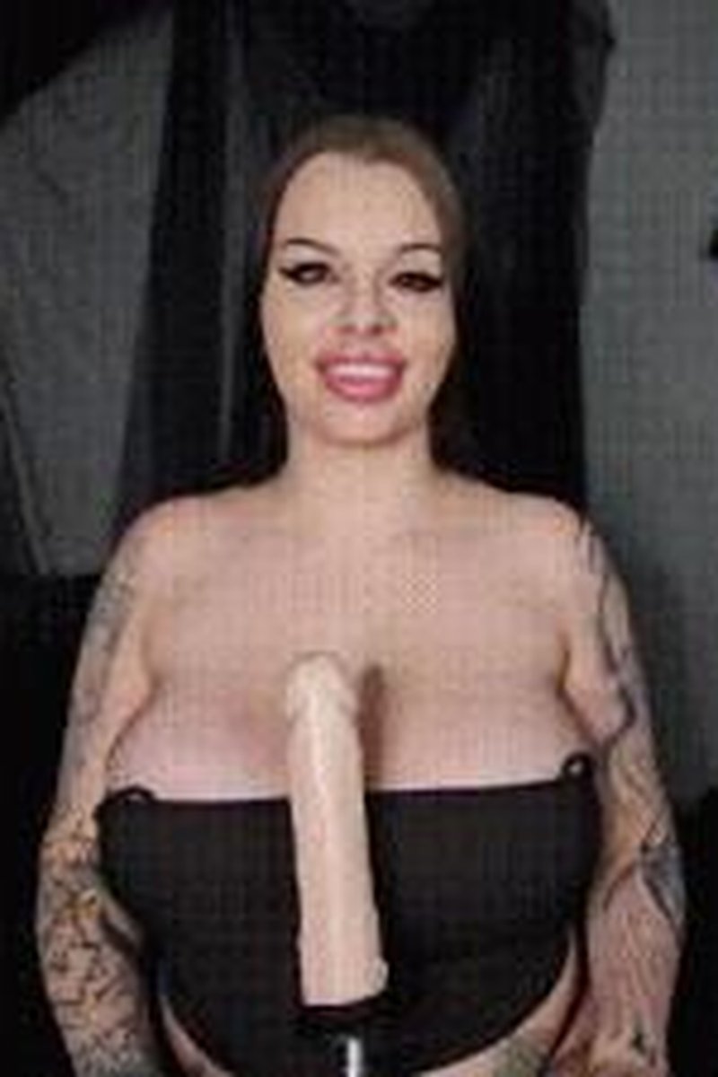 Titty Fuck - Screenshot 1 of 4 - Big Tits