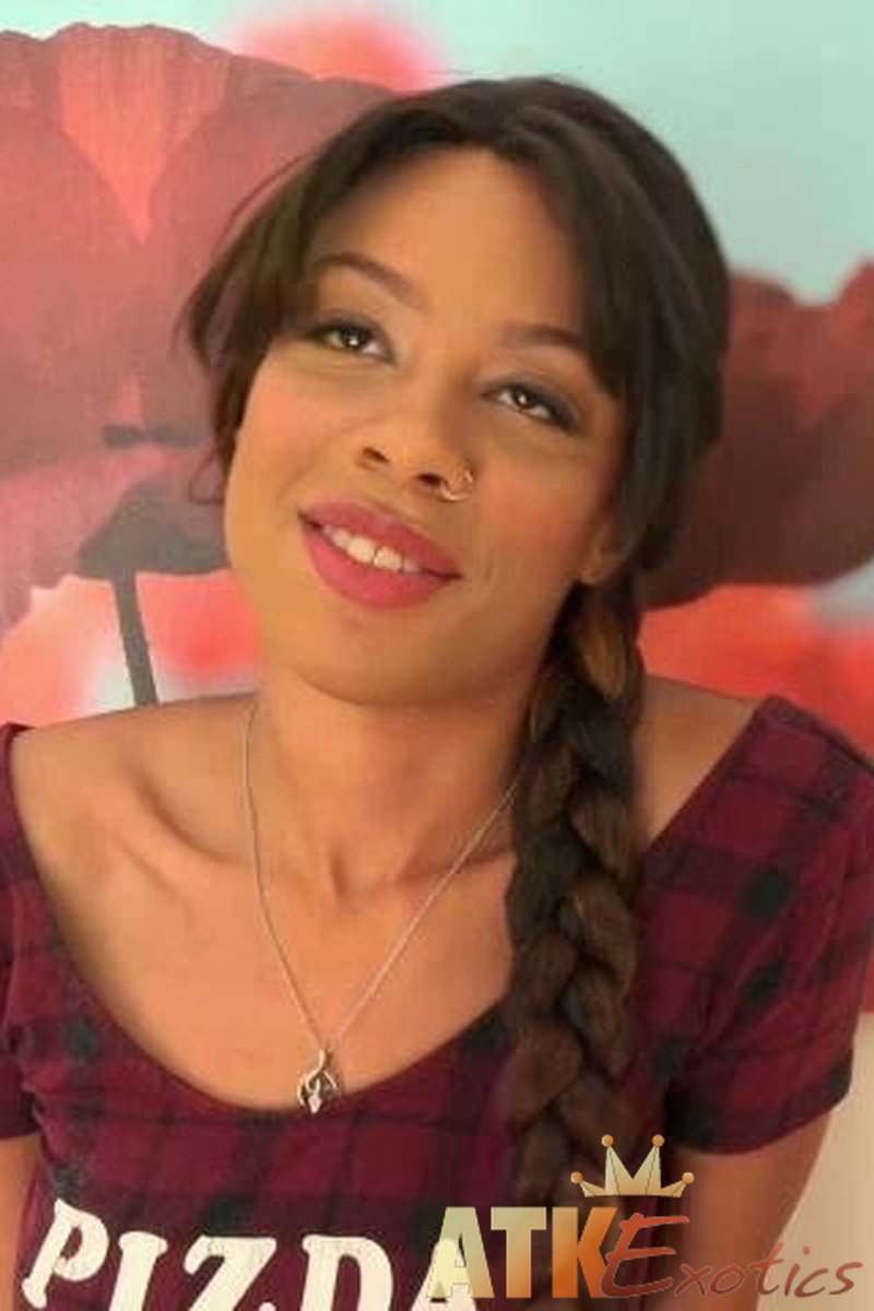 Verta - Interview - Screenshot 1 of 4 - Black