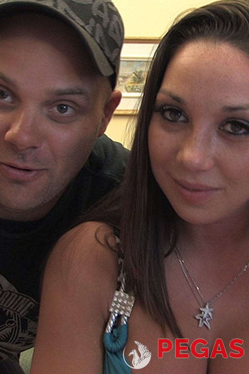 Webcam Cuckold - Screenshot 1 of 4 - Dech