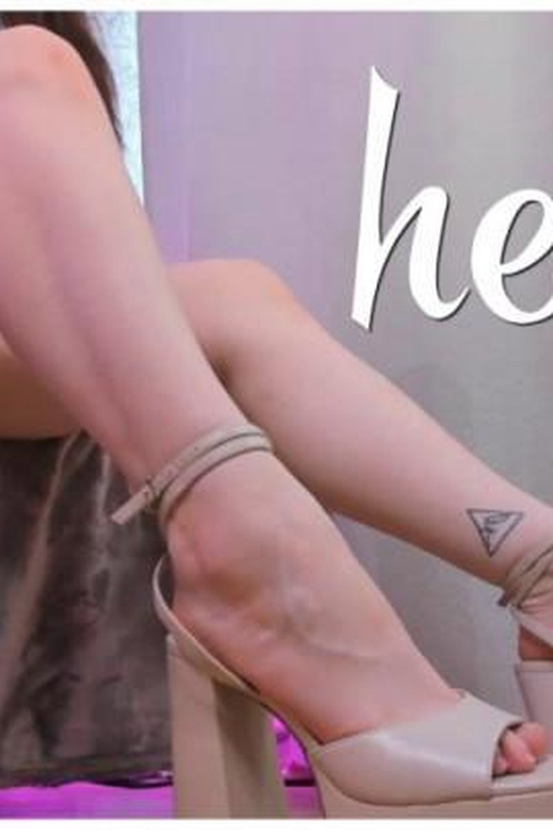 Heels - Screenshot 1 of 4 - Foot Fetish