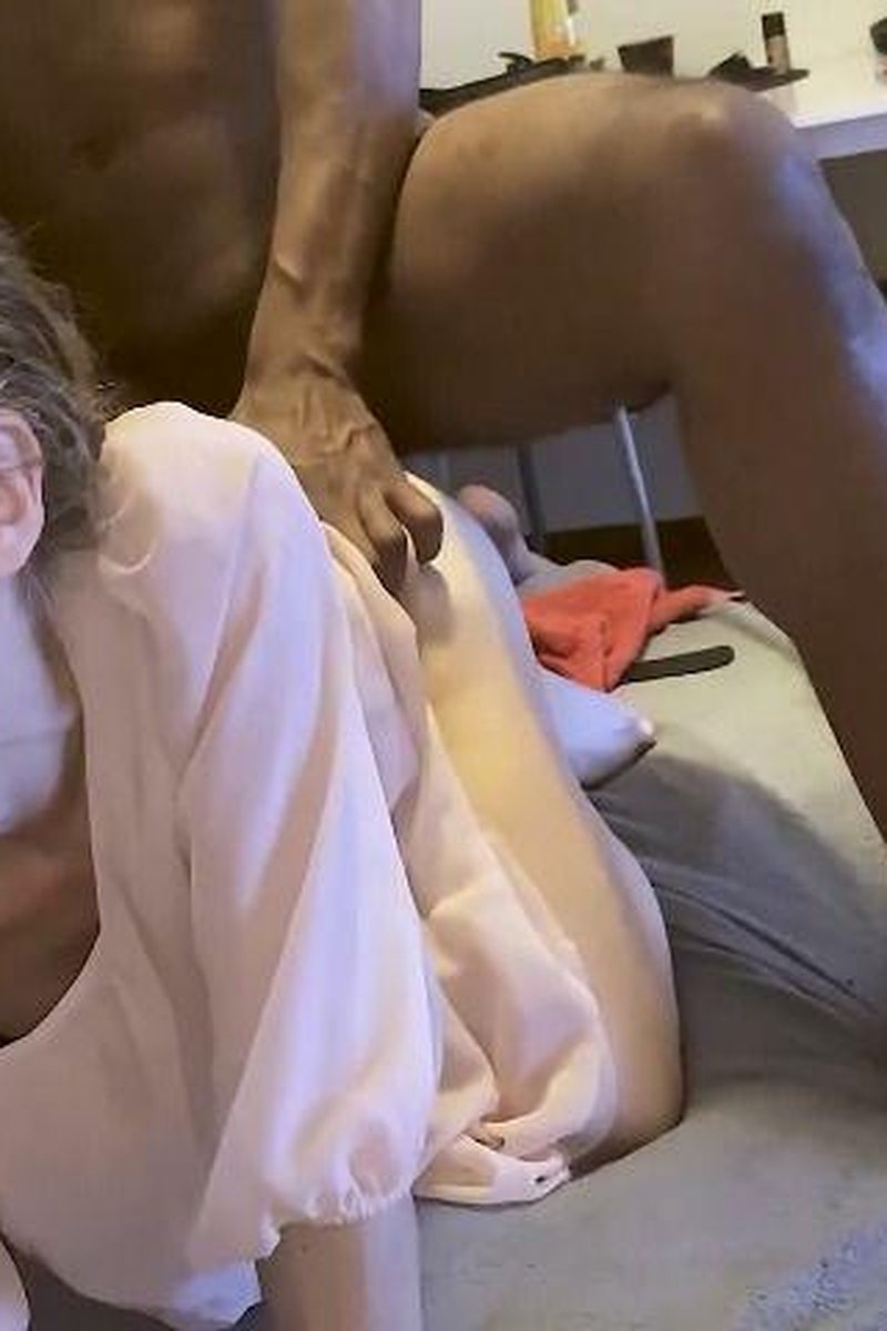 Homemade Teen Interracial Threesome BBC - Screenshot 1 of 4 - Cuckolding