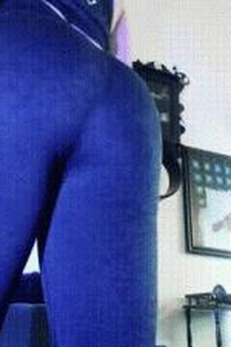 Camel Toe Edging Challenge - Screenshot 1 of 4 - Camel Toe