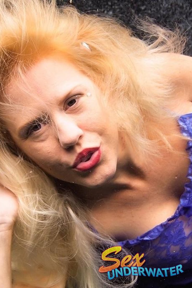 Sinking Grace - Screenshot 1 of 4 - Water