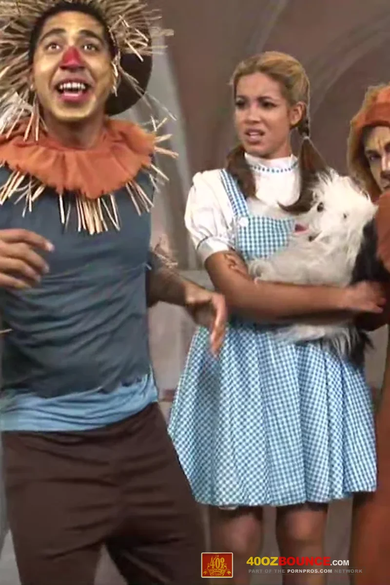 Dorothy Ass Bounces with the Witch!