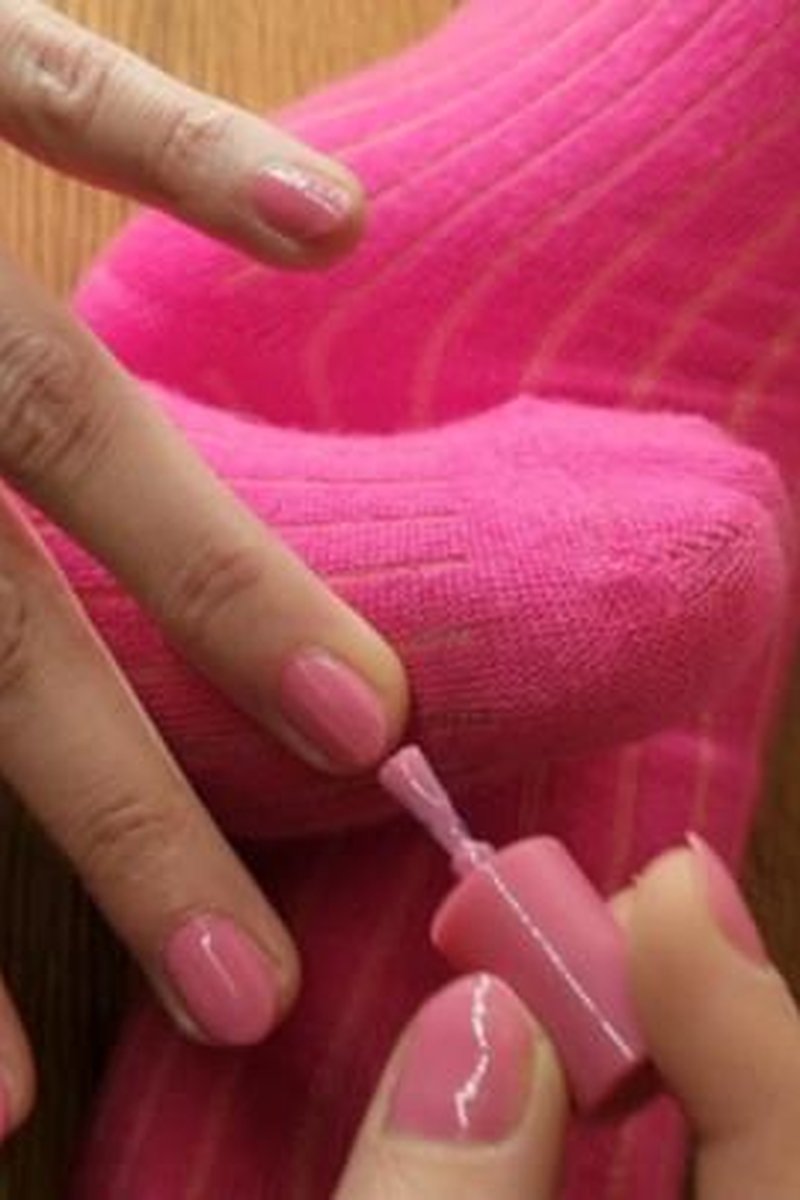 Pink Nails - Screenshot 1 of 4 - Babes