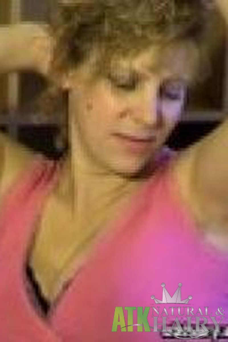 Camille - Mature And Hairy - Screenshot 1 of 4 - Camille Cam016