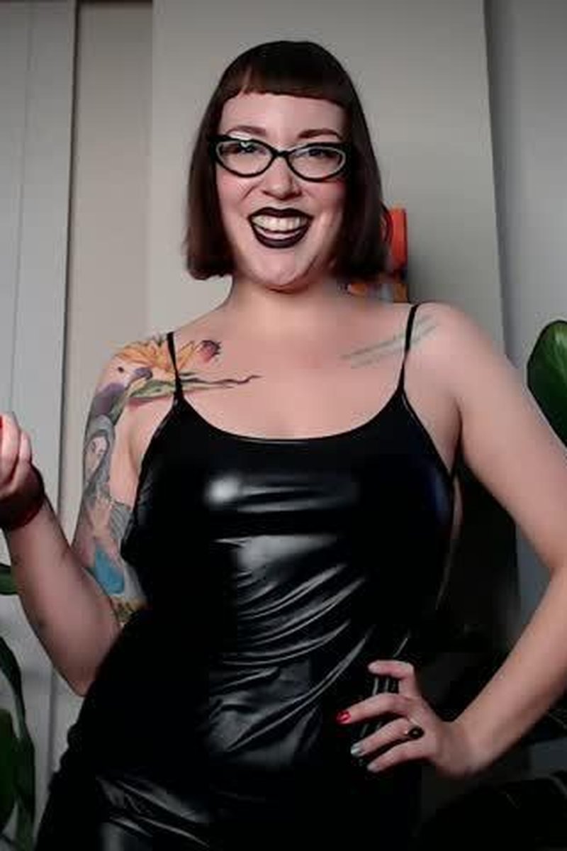 Work The Corner, Sissy - Screenshot 1 of 4 - Femdom