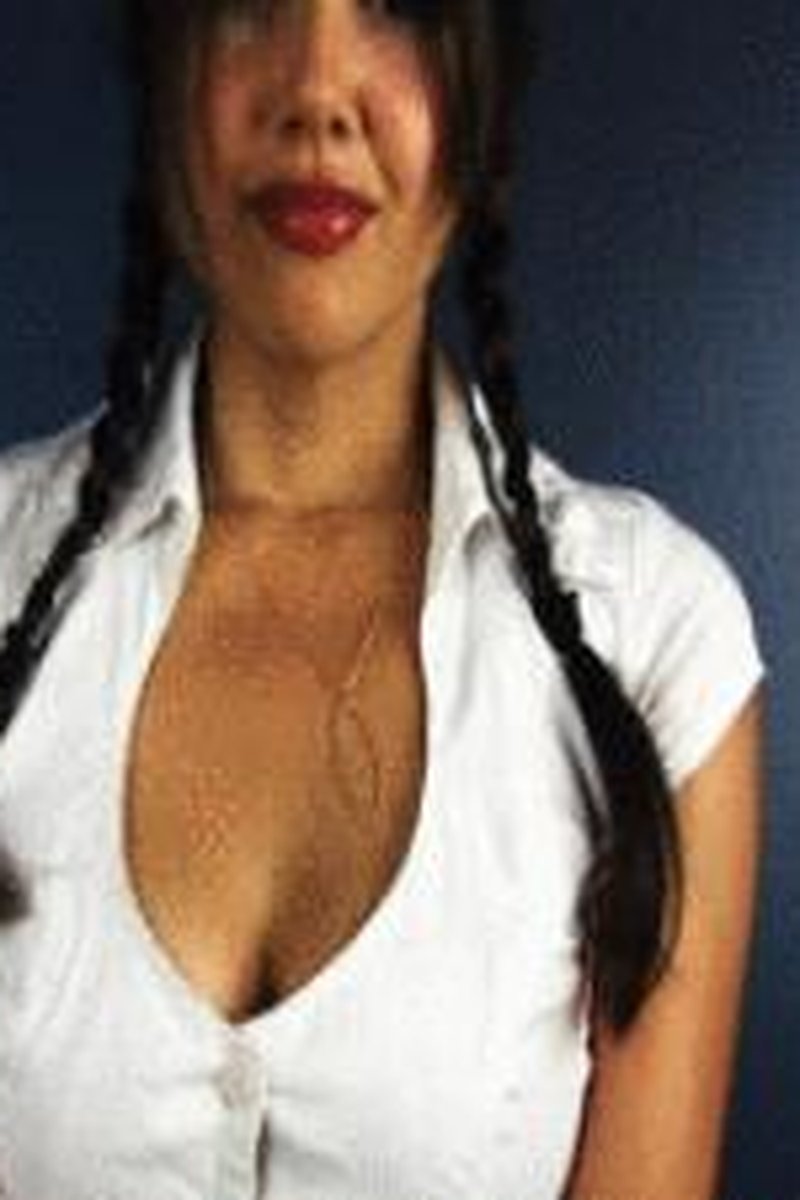 Mesmerizing Student - Screenshot 1 of 4 - Captive