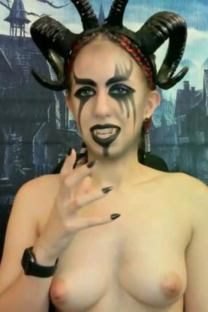 Dark Desire - Screenshot 1 of 4 - Cosplay