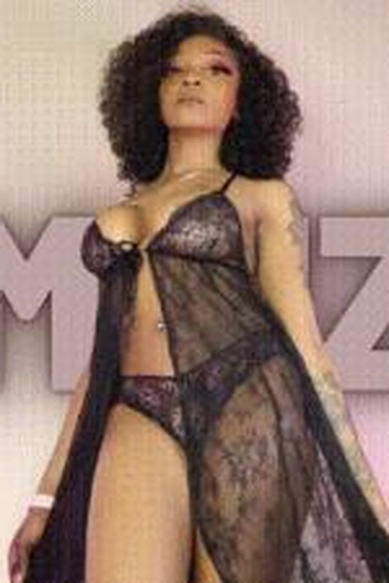 Feminized - Screenshot 1 of 4 - Body Worship