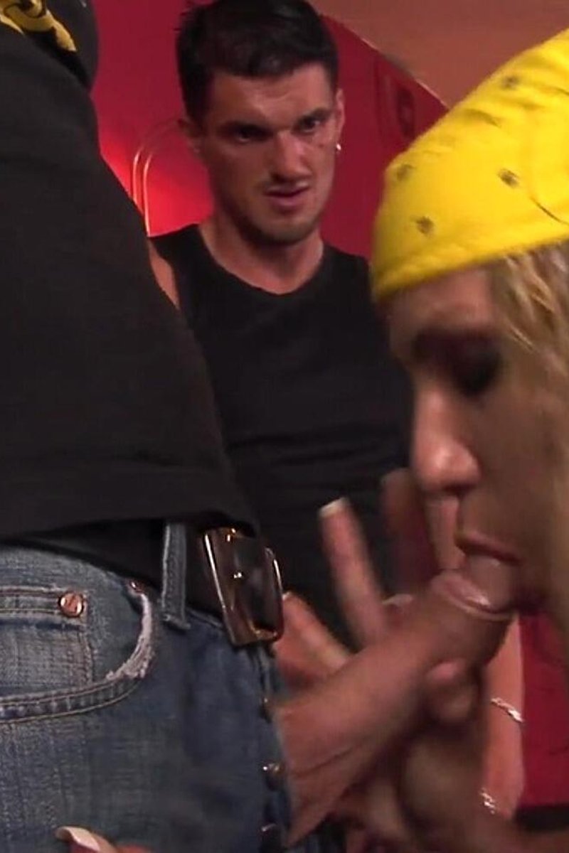 Babe Getting DP - Screenshot 1 of 4 - Anal