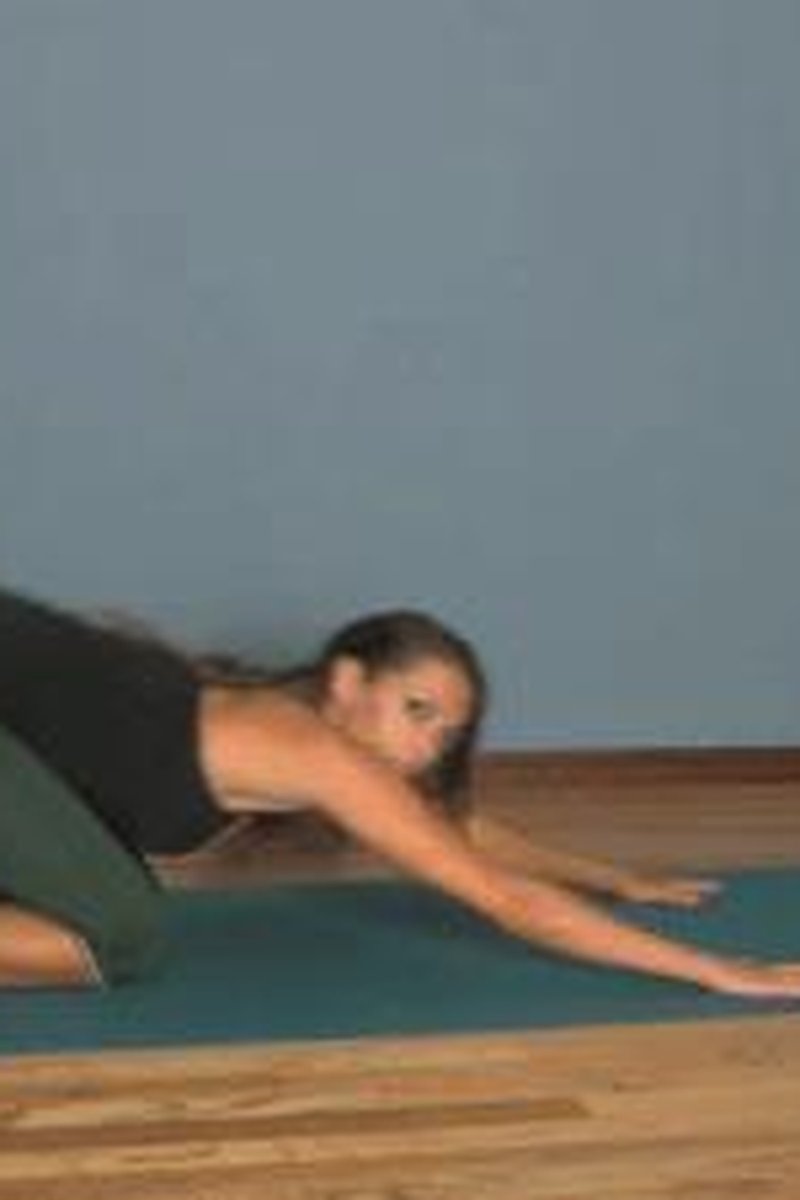 Bunny Stretch - Screenshot 1 of 4 - Stretching Fetish