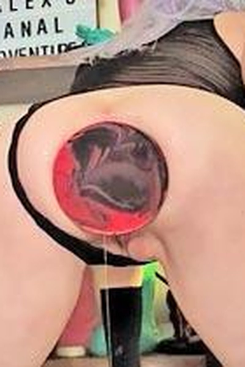 Gigantic Butt Plug Insertions - Screenshot 1 of 4 - Alexbreecooper
