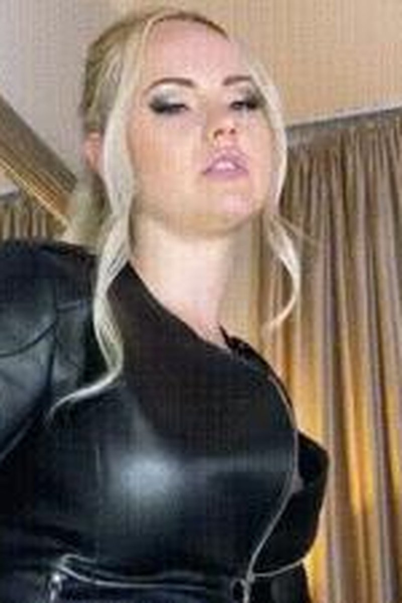 Good Boy - Screenshot 1 of 4 - Ass Worship