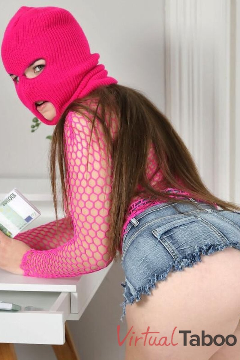 Hands Up - Pants Down - Screenshot 1 of 4 - Big Ass