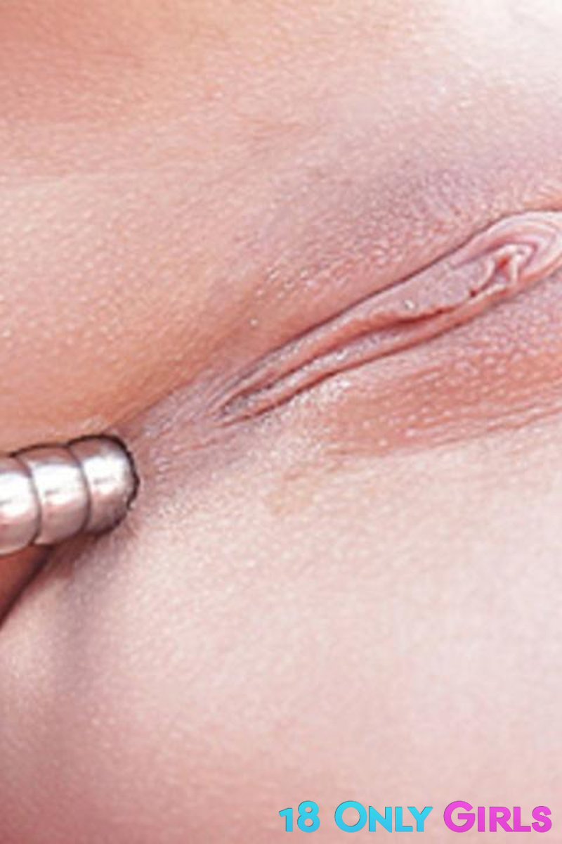 Interview With Violette - Screenshot 1 of 4 - Anal