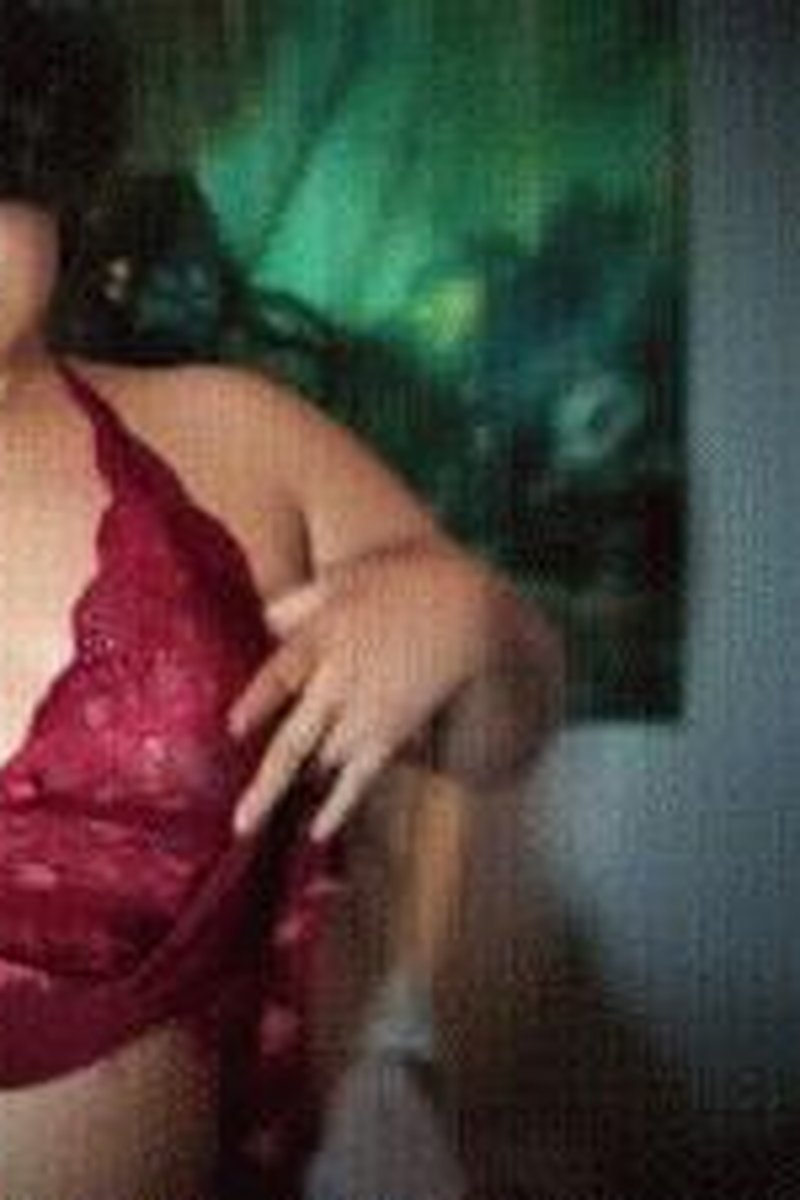 Undress - Screenshot 1 of 4 - Babes
