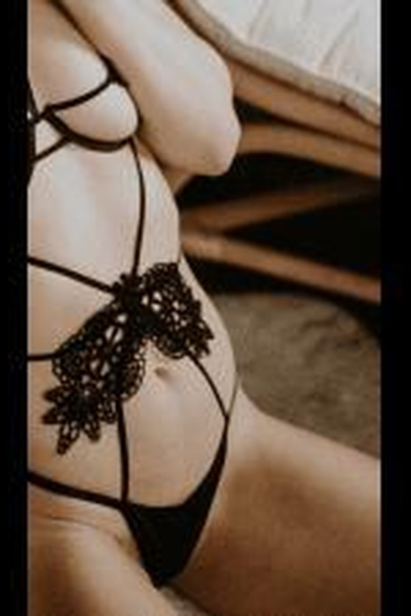 Spread Em - Screenshot 1 of 4 - Babes