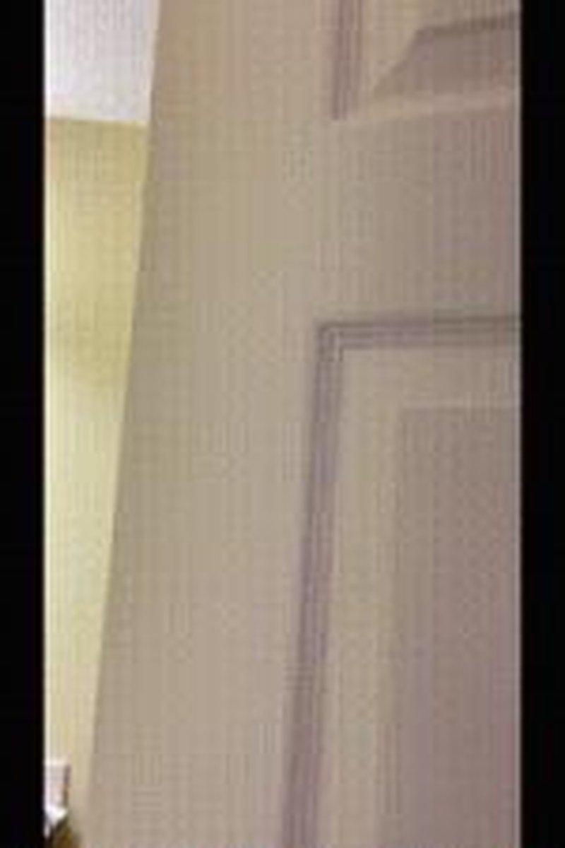 Prevert Roommate Caught - Screenshot 1 of 4 - Asian