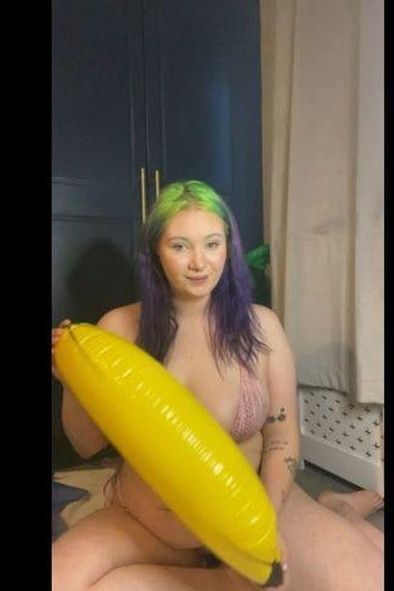 Oily Inflatable Fun - Screenshot 1 of 4 - BBW