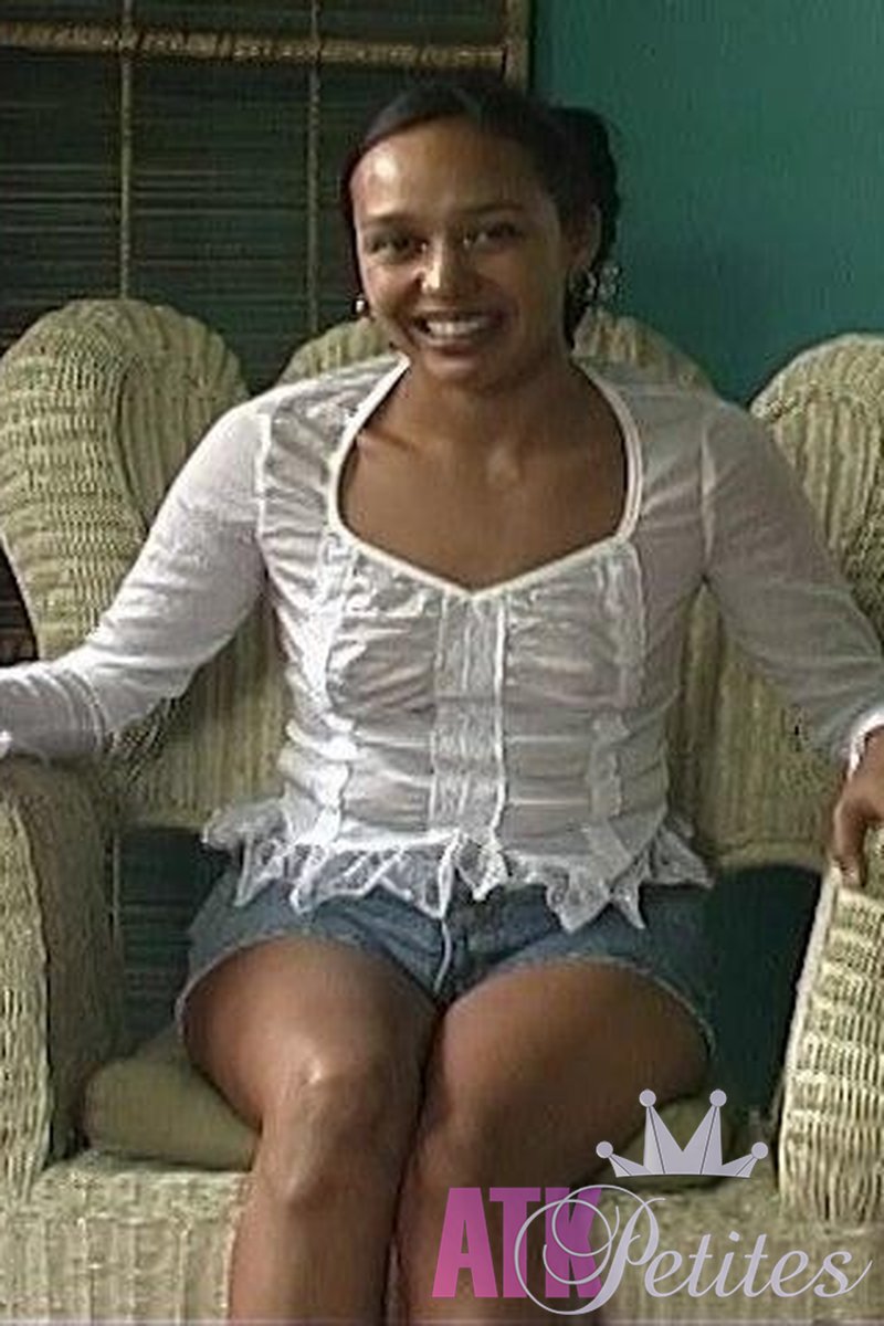 Savena - Interview - Screenshot 1 of 4 - Savena Sav002