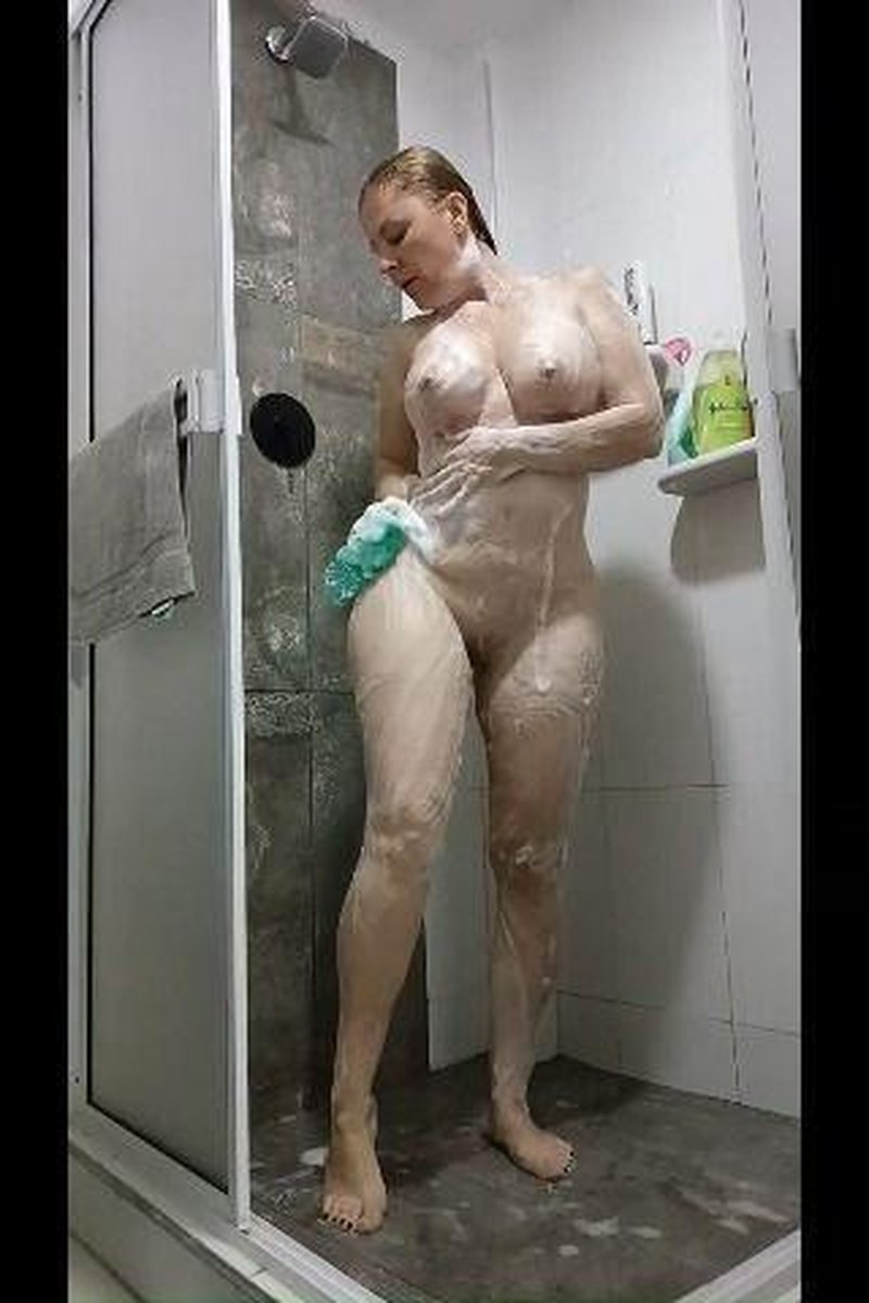 Taking A Hot Bath - Screenshot 1 of 4 - Amateur
