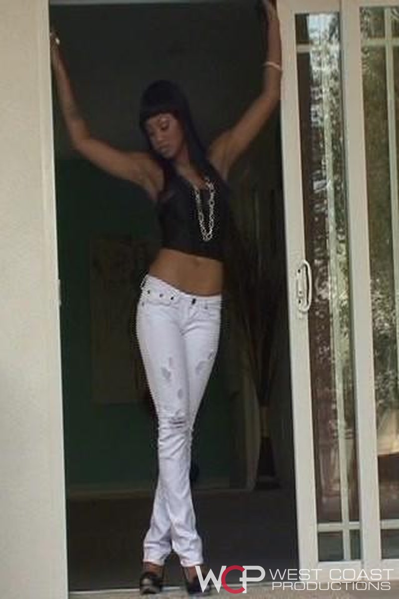Anal Babe Getting Smacked with a BBC - Screenshot 1 of 4