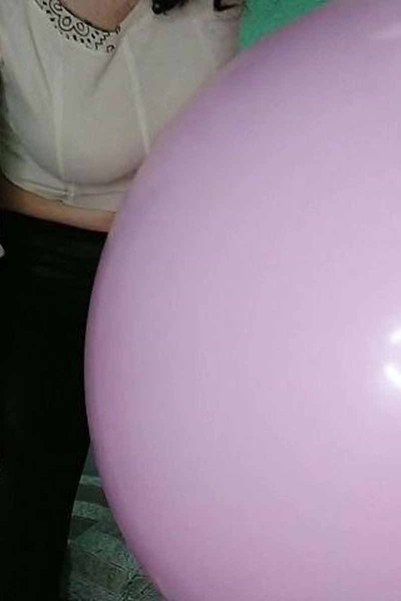 Inflating And Poping Ballons Eng/Spa - Screenshot 1 of 4 - Big Ass