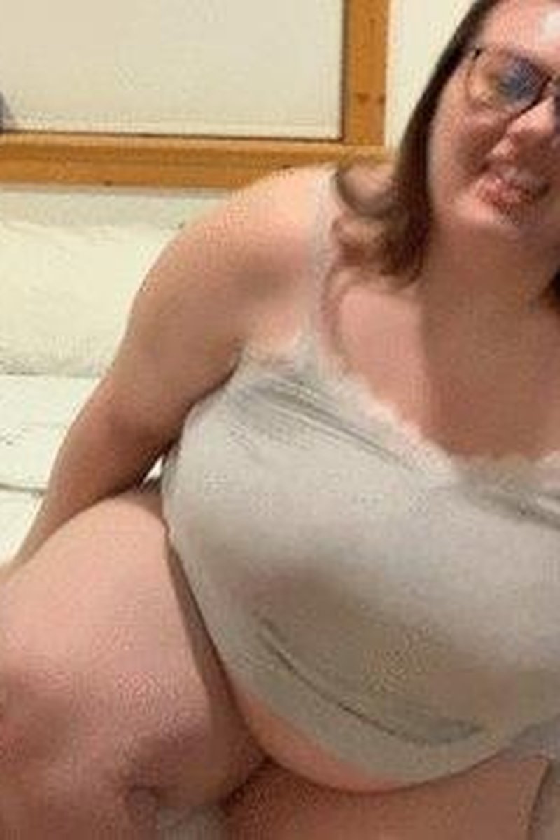 While You're Away - Screenshot 1 of 4 - BBW