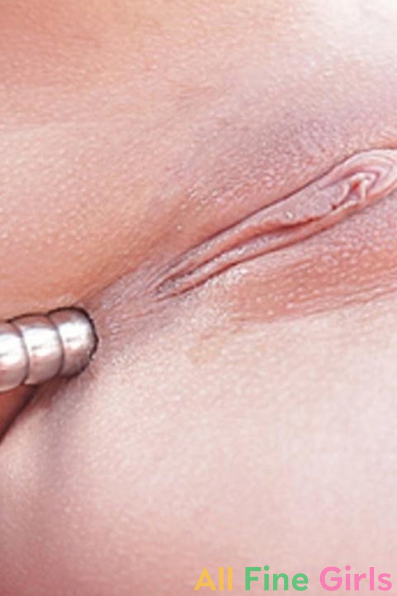 Interview with Violette - Screenshot 1 of 4 - Anal