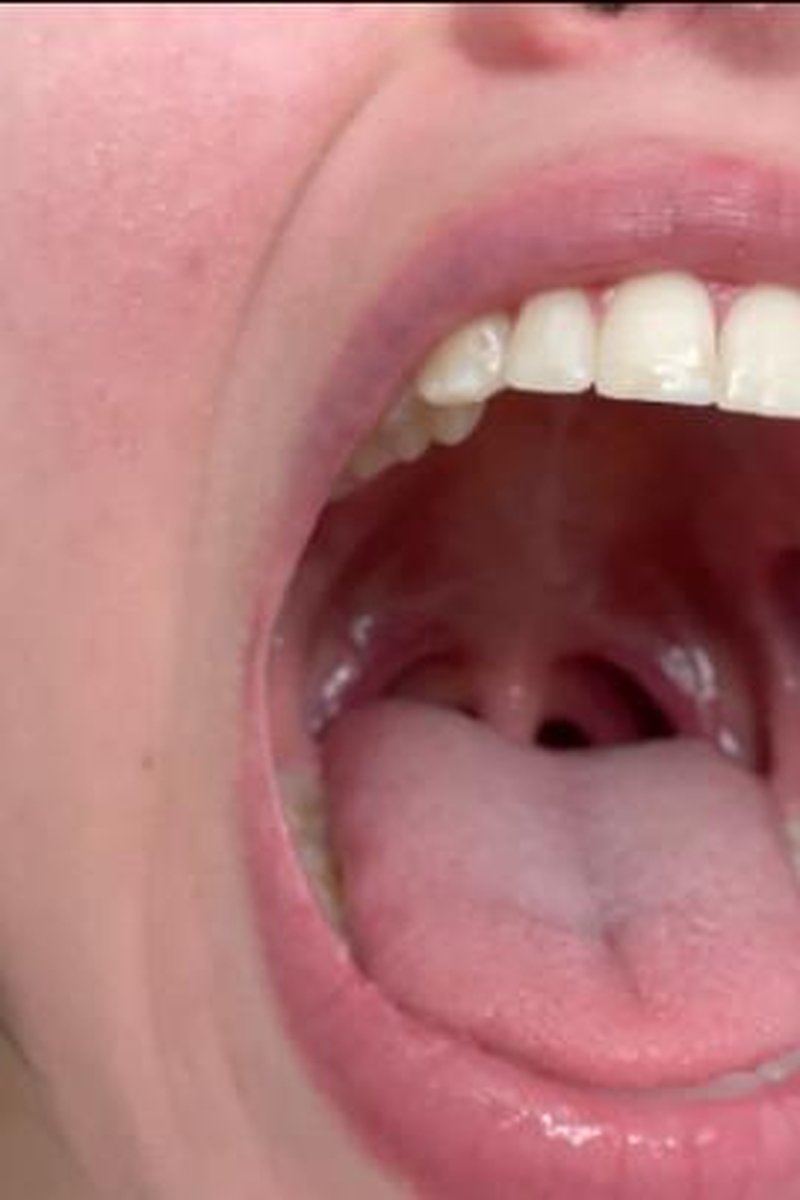 Tiny Snack Vore POV - Screenshot 1 of 4 - Femdom