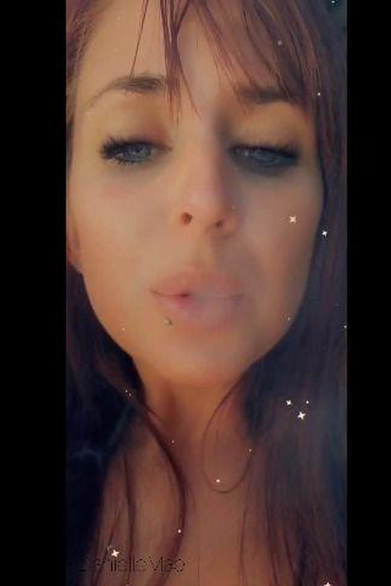 Sensual Smoking Compilation - Screenshot 1 of 4 - Driving