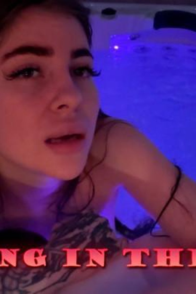 TP-manyvidsmelisalove-teasing-in-the-pool