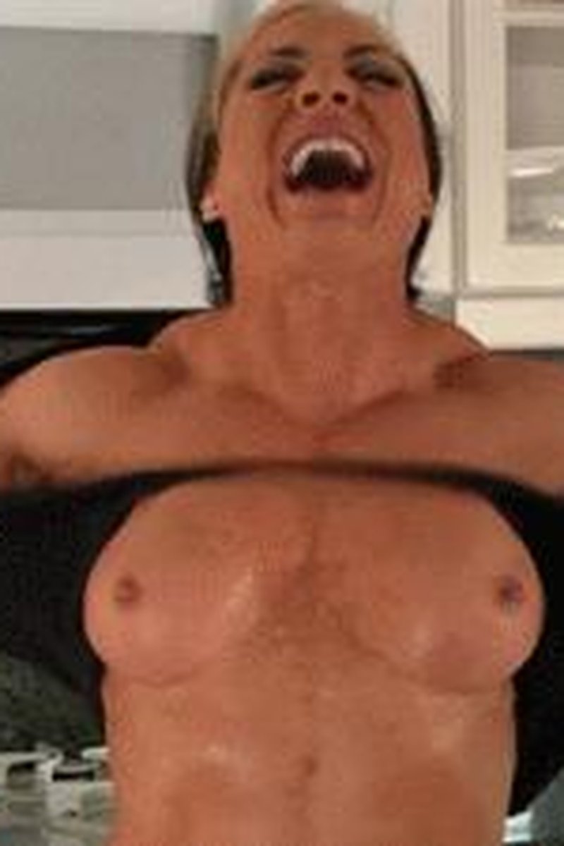 Frying Pan Fold! - Screenshot 1 of 4 - Bodybuilder