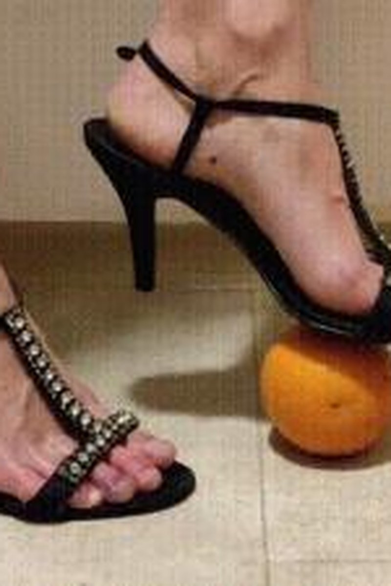 Orange Stomping - Screenshot 1 of 4 - Food