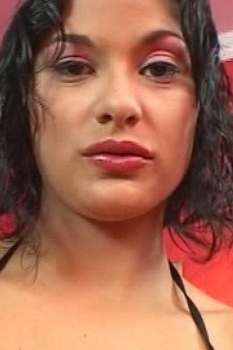 Tera Joy Loves Stuffing Herself - Screenshot 1 of 4 - Brown Hair