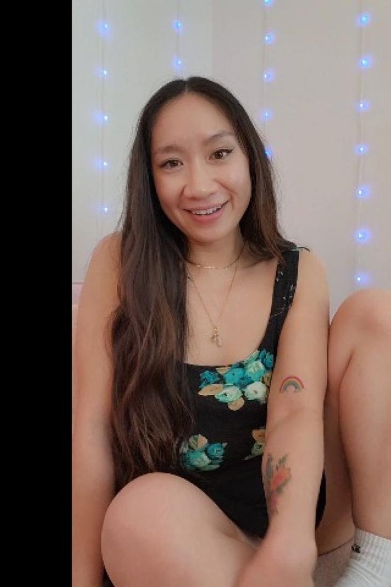 Big Sis Roleplay - Screenshot 1 of 4 - Asian