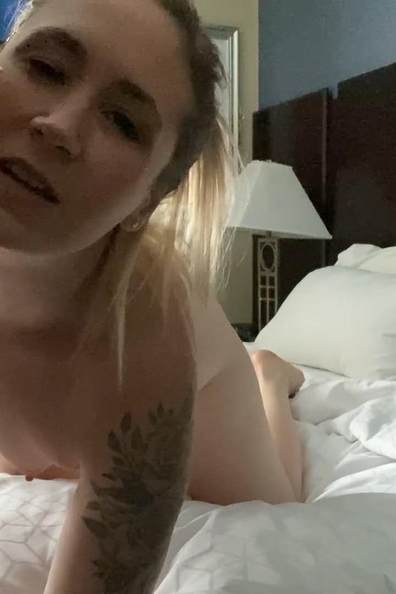 All I'm Good For Is A Quick Nut Before You Go To Work - Screenshot 1 of 4 - Subgirl0831