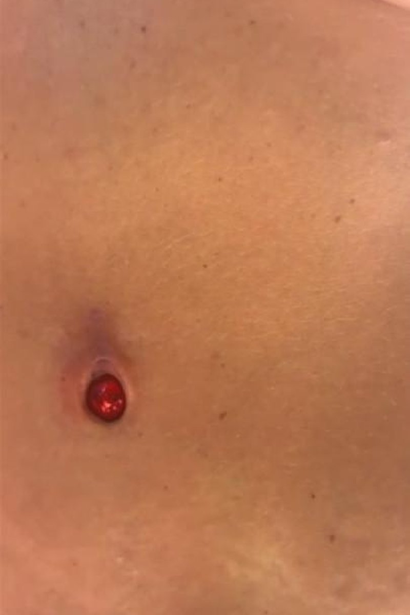 Bellybutton Training - Screenshot 1 of 4 - Belly Fetish